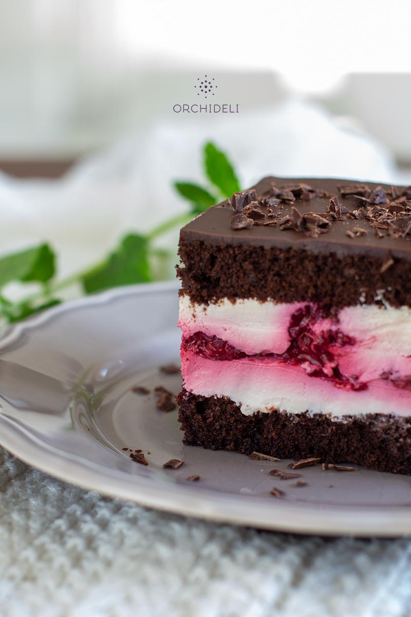 Sezonowe wypieki z malinami