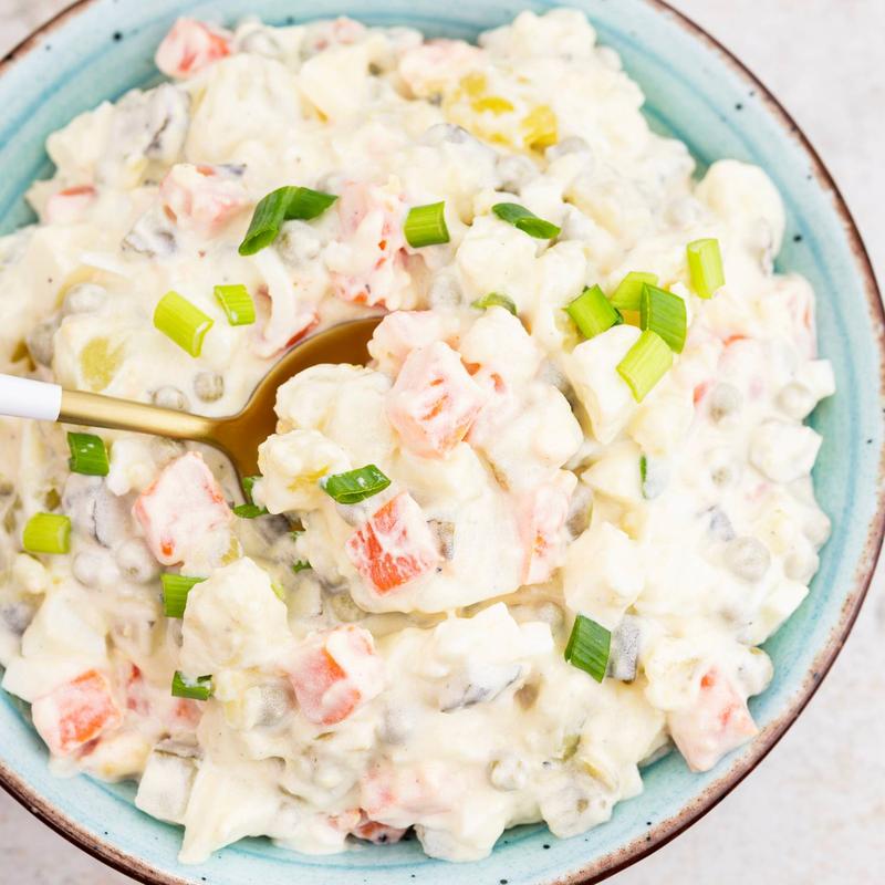 Sałatka jarzynowa – jak długo może czekać na swoją chwilę? Sprawdź, ile czasu możesz ją przechowywać!