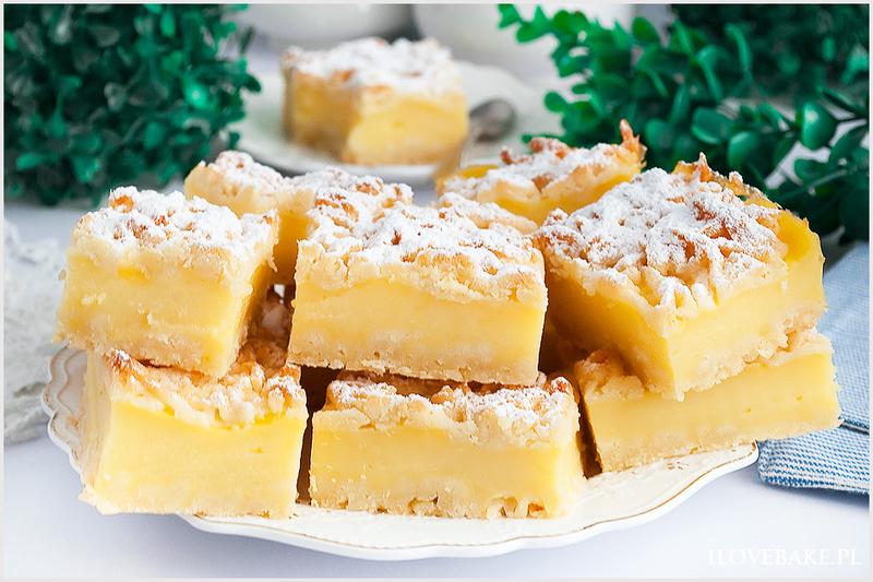 Pyszne ciasto z masą budyniową, które zachwyci Twoje podniebienie – poznaj łatwy przepis na wyjątkowy deser!