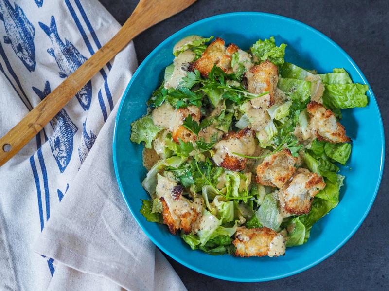 Tradycyjna sałatka Cezar