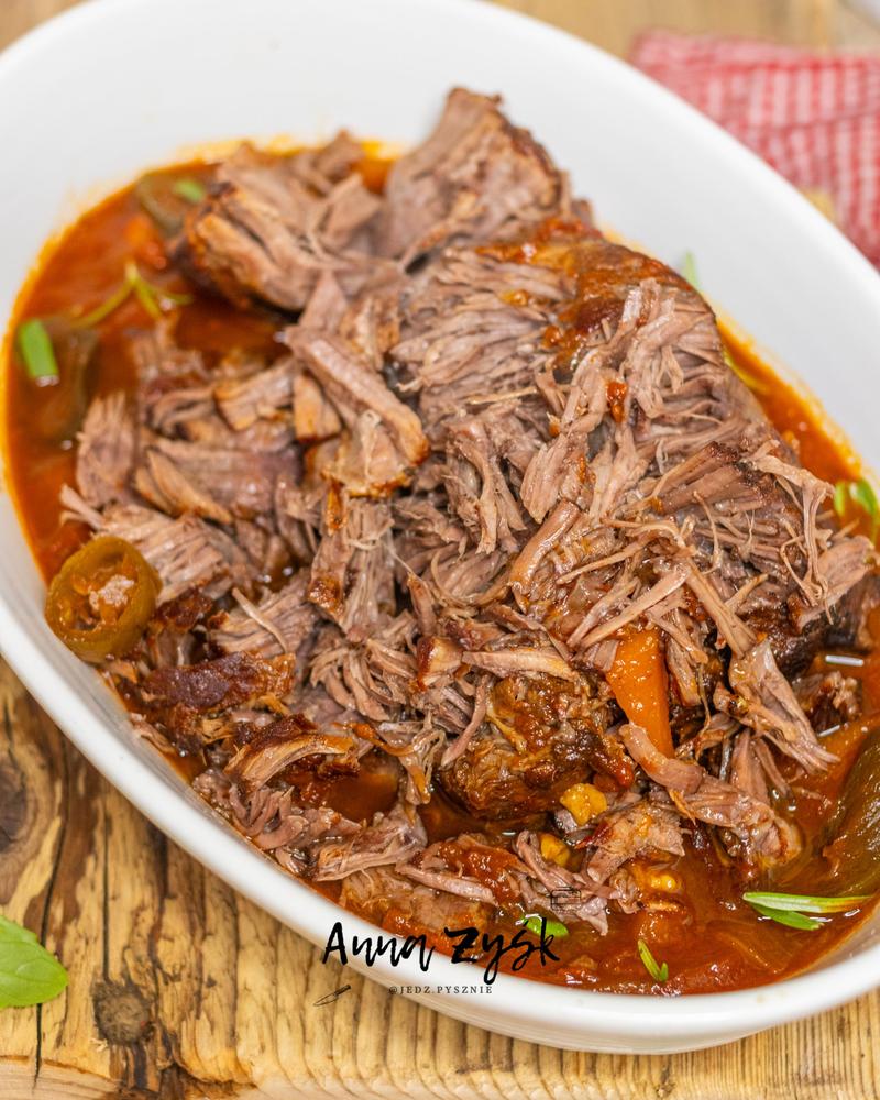 Serwowanie szarpanej wołowiny