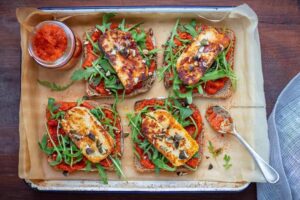 Halloumi w kuchni: proste przepisy na pyszne dania, które pokochasz