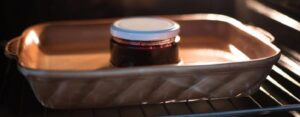 Skuteczne sposoby na wyparzanie słoików w piekarniku – gwarancja bezpieczeństwa i trwałości