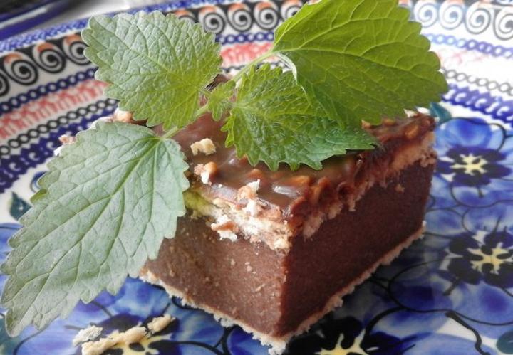 Zachwycające ciasto kaszowiec bez pieczenia – prosty przepis na smakołyk, który pokochasz