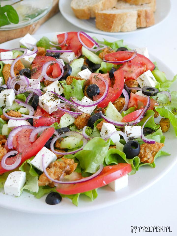 Kreatywne dodatki do sałatki greckiej