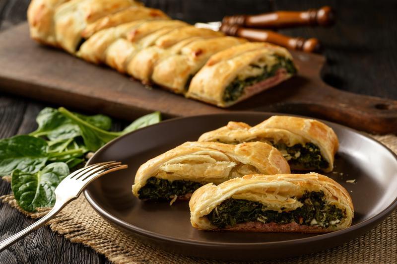 Przekąski sylwestrowe z ciasta francuskiego