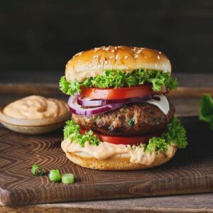 Odkryj, jak zrobić domowe burgery – proste przepisy, które oczarują Twoje podniebienie
