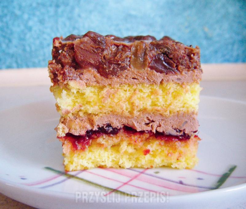 Pijany rodzynkowiec: odkryj przepis na pyszne ciasto pełne wyjątkowego smaku!