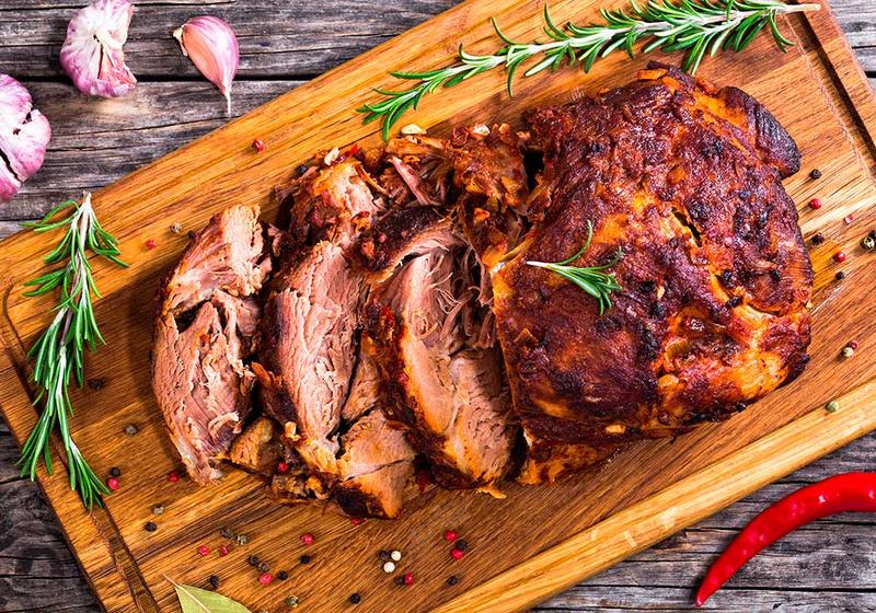 Przyprawianie karkówki przed pieczeniem