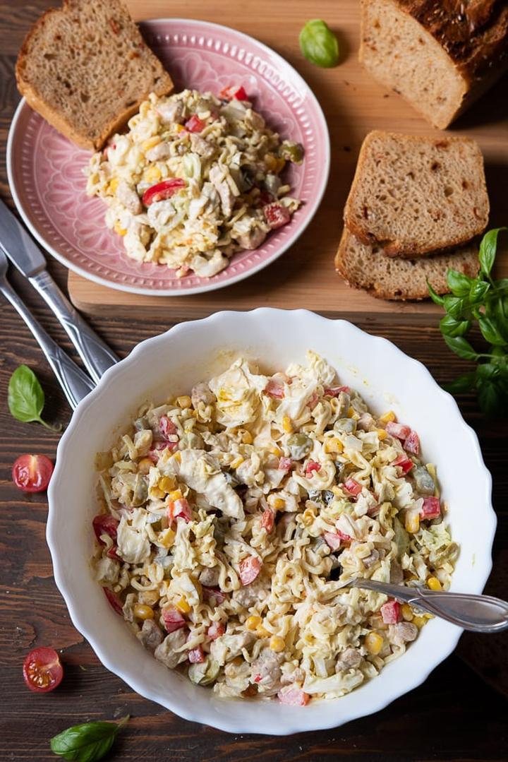 Sałatka z zupek chińskich przepis