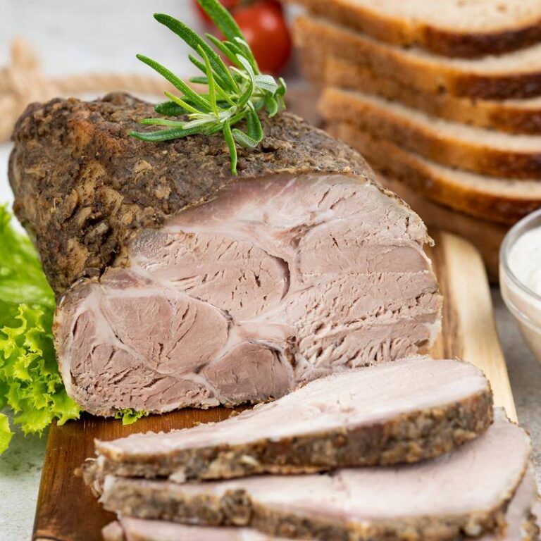 Jak właściwie piec karkówkę w piekarniku? Czas i temperatura w zależności od wagi mięsa