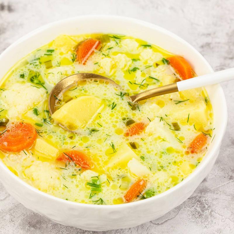 Jaką śmietanę wybrać do zupy kalafiorowej? Oto najlepsze opcje!