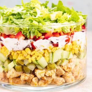 Szybka sałatka z gyrosa, którą zrobisz w kilka chwil – prosta i pyszna propozycja na każdą okazję!