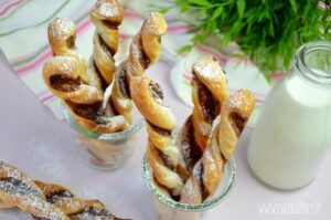 Zaskakująco pyszne ciasto francuskie z nutellą – prosty przepis na zachwycenie gości