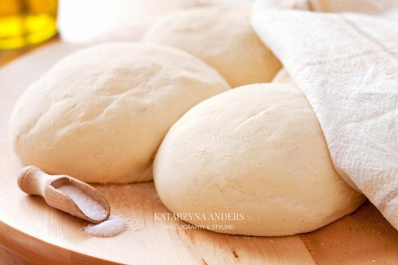 Przepis na pizzę na dużą blachę