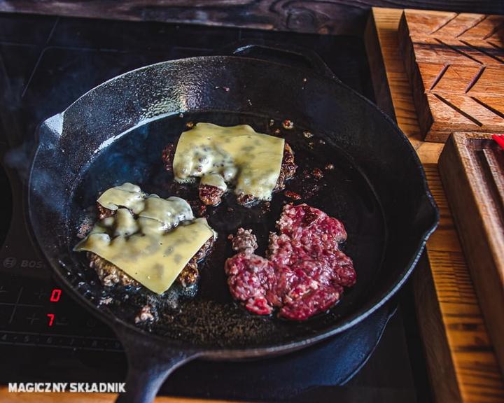 Techniki smażenia burgerów