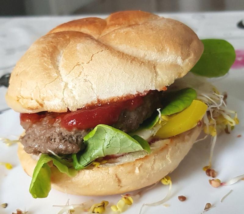 Idealne burgery na patelni: Odkryj sekrety smażenia i unikaj powszechnych błędów