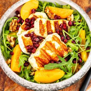 Grillowany ser halloumi – odkryj najlepsze połączenia smakowe do podania